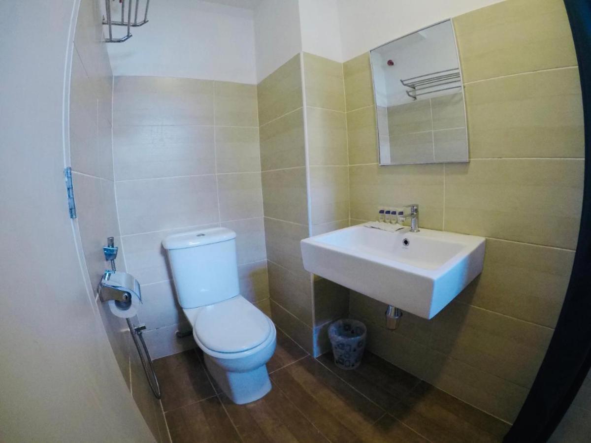 Golden Leaf Boutique Hotel Nusa Idaman Formerly Known As Ariana Hotel 조호르 바루 외부 사진