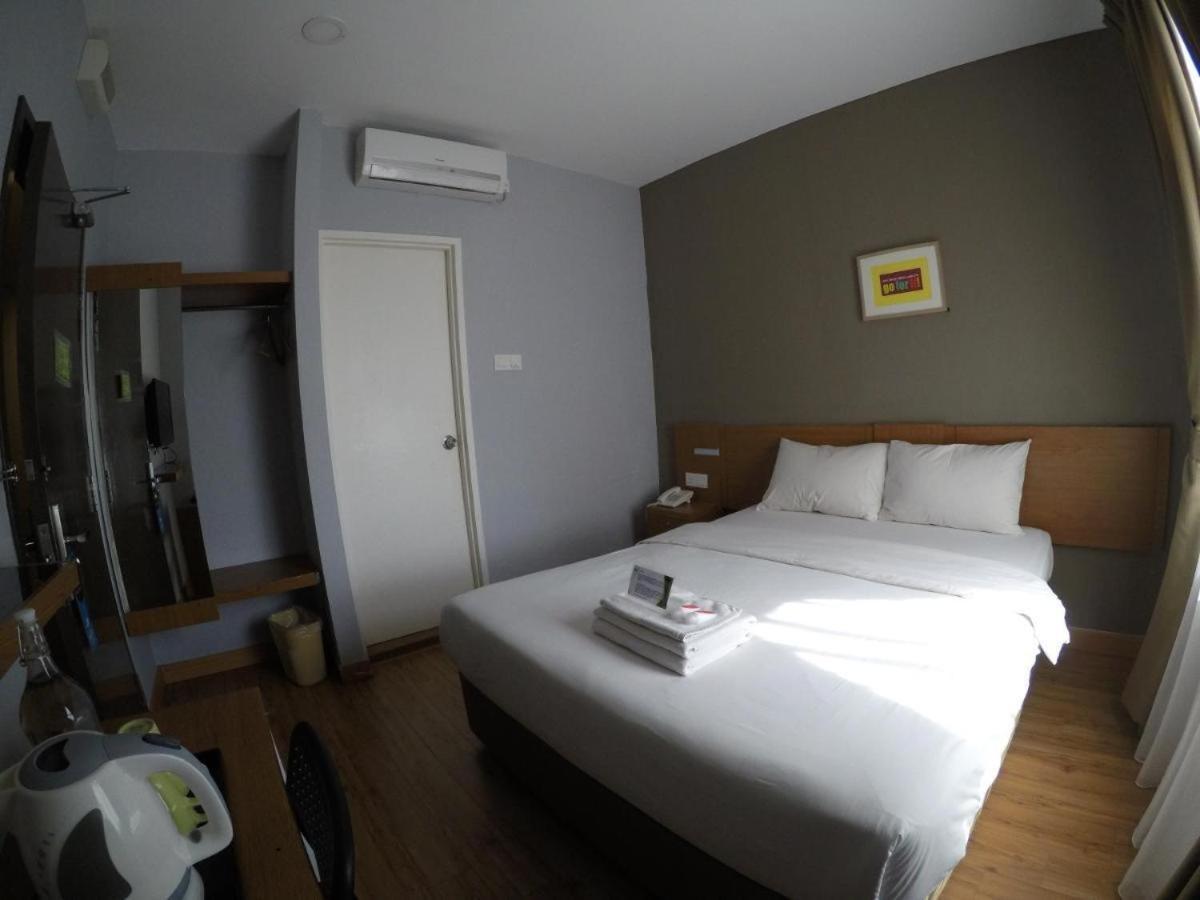 Golden Leaf Boutique Hotel Nusa Idaman Formerly Known As Ariana Hotel 조호르 바루 외부 사진