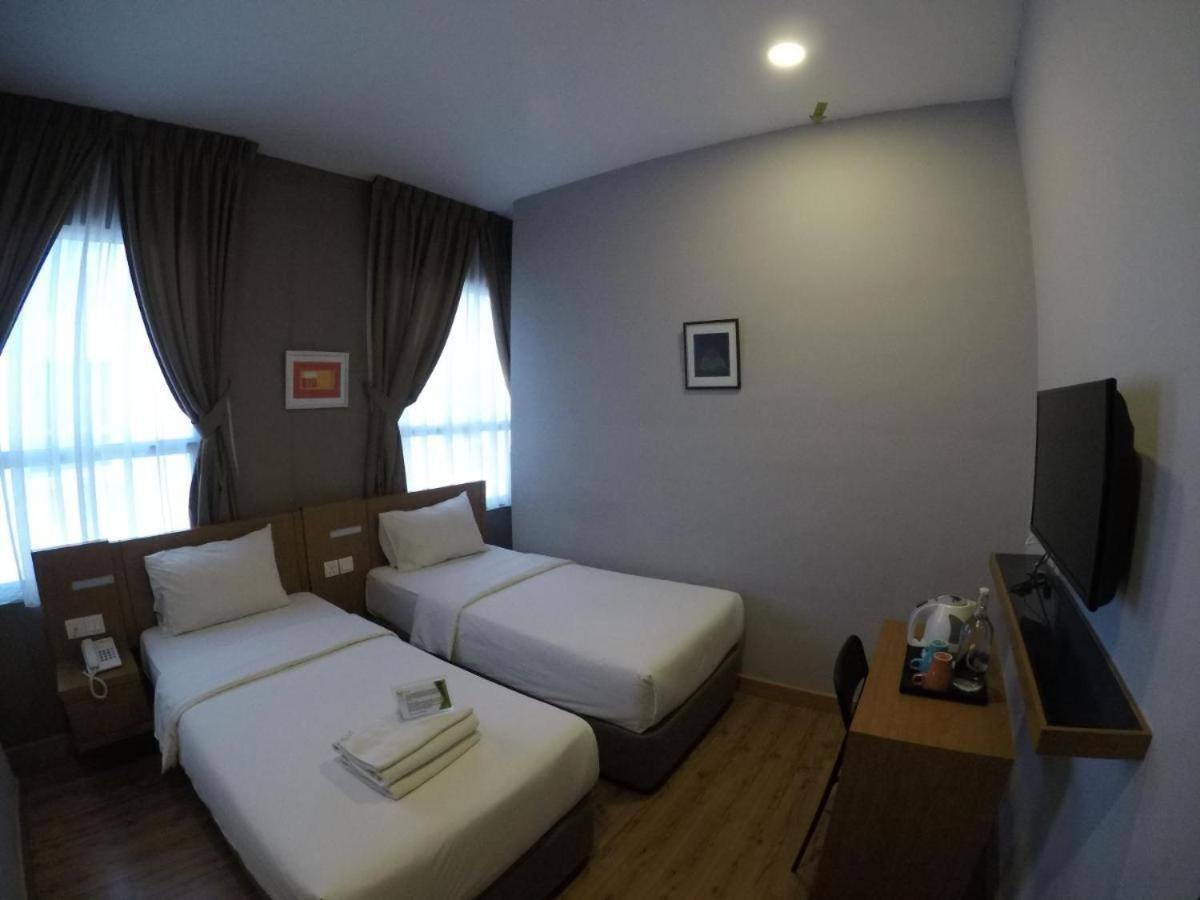 Golden Leaf Boutique Hotel Nusa Idaman Formerly Known As Ariana Hotel 조호르 바루 외부 사진