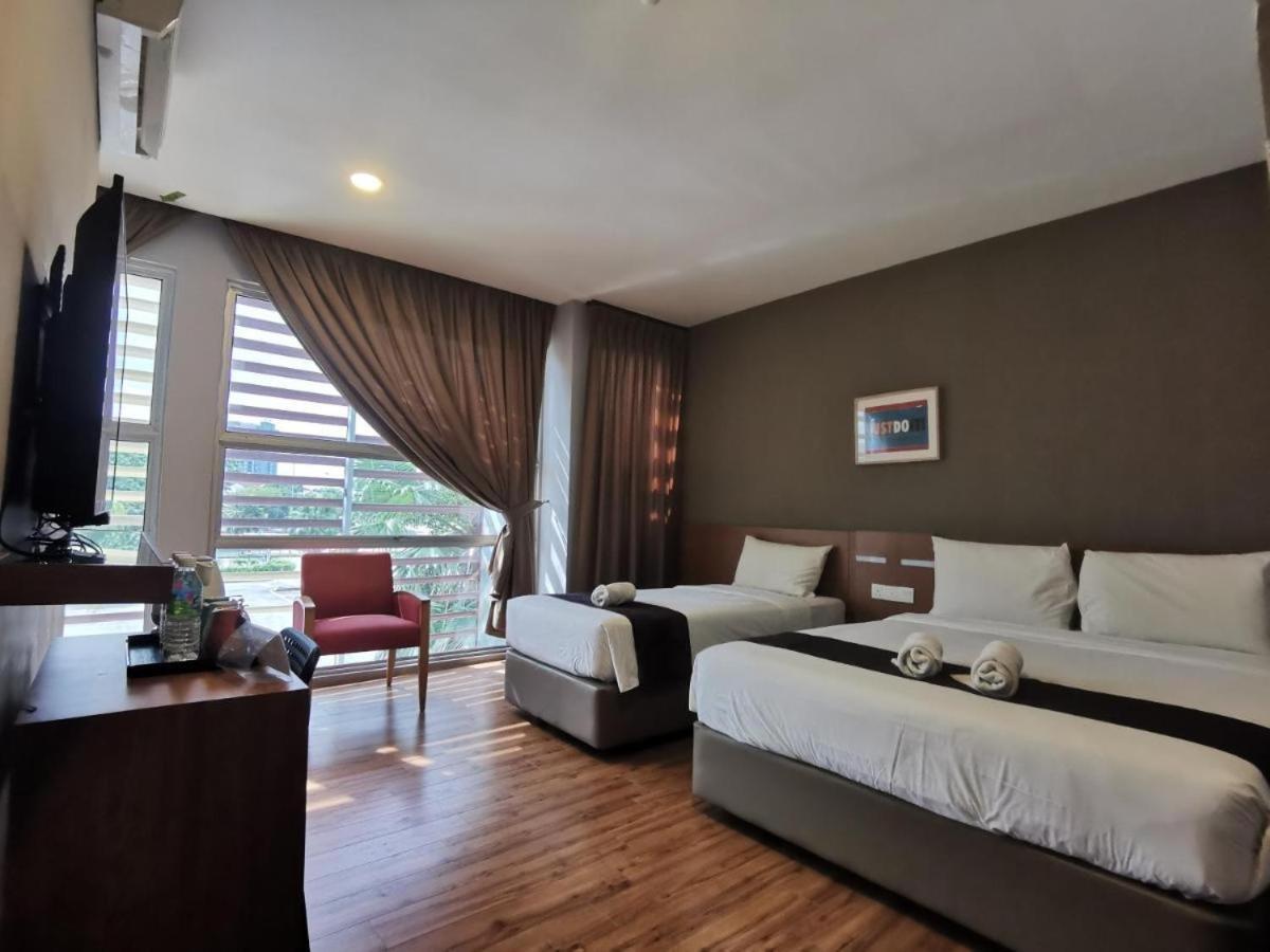 Golden Leaf Boutique Hotel Nusa Idaman Formerly Known As Ariana Hotel 조호르 바루 외부 사진