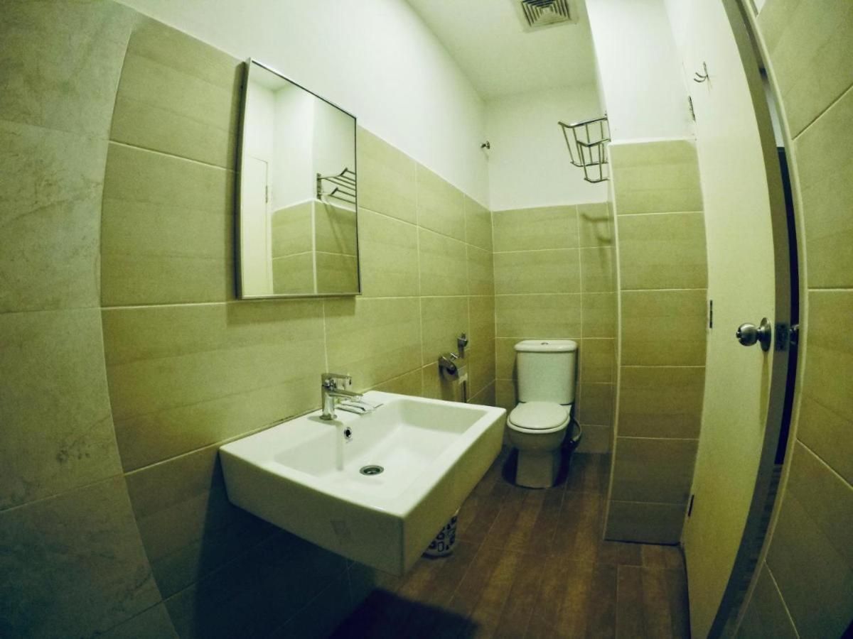 Golden Leaf Boutique Hotel Nusa Idaman Formerly Known As Ariana Hotel 조호르 바루 외부 사진